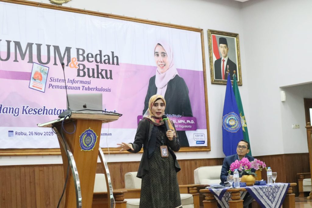 Sebagai upaya mendorong mahasiswa dalam mengembangkan sistem informasi kesehatan berbasis teknologi digital, program studi Kesehatan Masyarakat Universitas Muhammadiyah Surakarta (UMS) menggelar kuliah umum dan bedah buku yang mengusung tema “Penerapan GIS dalam Bidang Kesehatan Masyarakat” di Gedung Auditorium Mohammad Djazman Kampus I UMS, Rabu (26/11/2025).