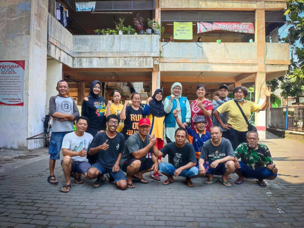 Upaya pengendalian tuberkulosis (TBC) di kawasan hunian padat memperoleh penguatan baru melalui program yang digagas dosen Universitas Muhammadiyah Surakarta (UMS). Program ini disebut Srawung Sains: Community Innovation Hub dengan Pendekatan Sirkular Saintek Inklusif, Nudge, dan Gamifikasi untuk Eliminasi Tuberkulosis di Rumah Susun Panularan Solo yang didukung Tera Saintek dari Kementerian Pendidikan Tinggi, Sains, dan Teknologi (Kemendiktisaintek).