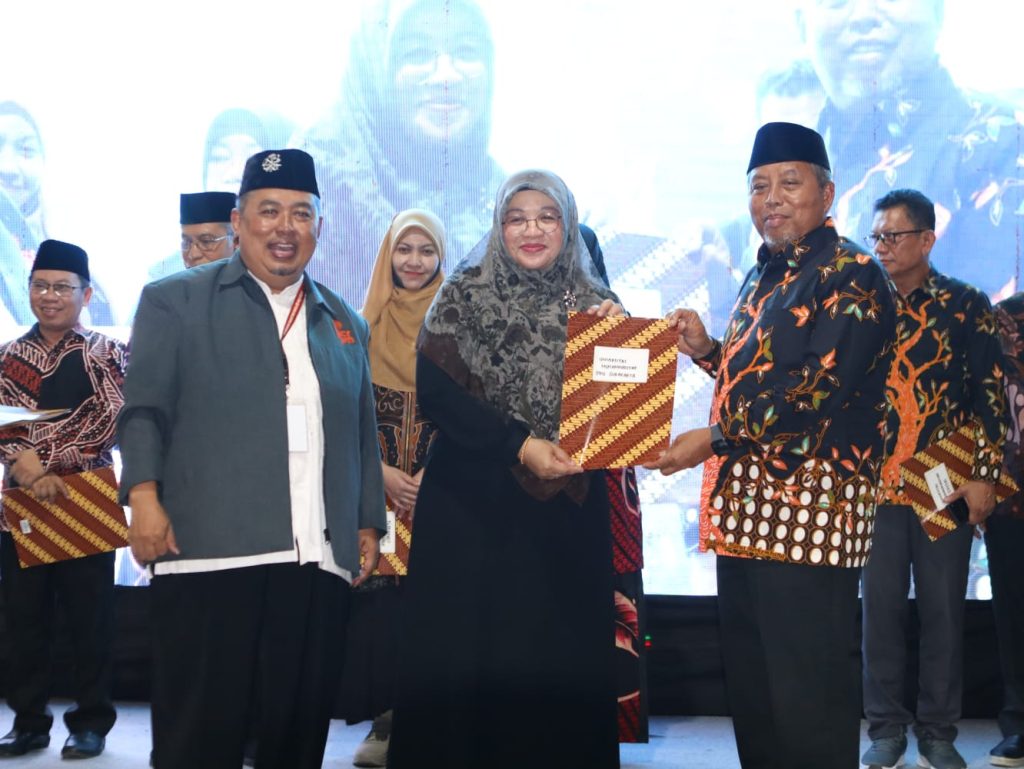 Peduli Cabang, Ranting, dan Masjid Muhammadiyah, UMPKU Solo Raih CRM Award VI 2025