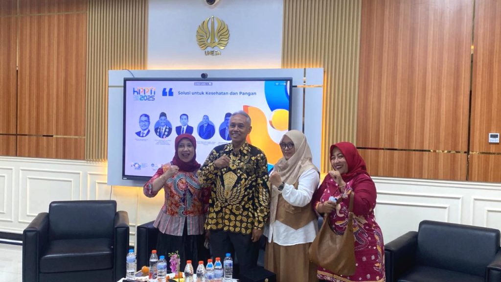 Rektor Universitas Muhammadiyah Surakarta (UMS), Prof. Harun Joko Prayitno, menjadi salah satu narasumber dalam Konferensi Puncak Pendidikan Tinggi Indonesia (KPPTI) 2025, sebuah forum nasional bergengsi yang mempertemukan para rektor, pemimpin perguruan tinggi, dan pakar pendidikan tinggi Indonesia.