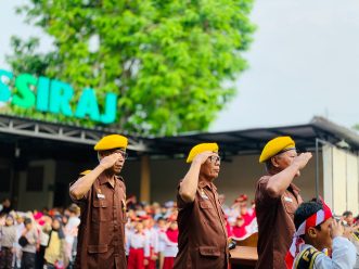 Kita Bukan Kekurangan Pahlawan, Tapi Kelebihan Penonton