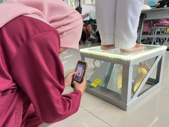 Paten! Dosen Fisioterapi UMS Kembangkan Prototipe Alat Ukur Arkus Kaki Anak