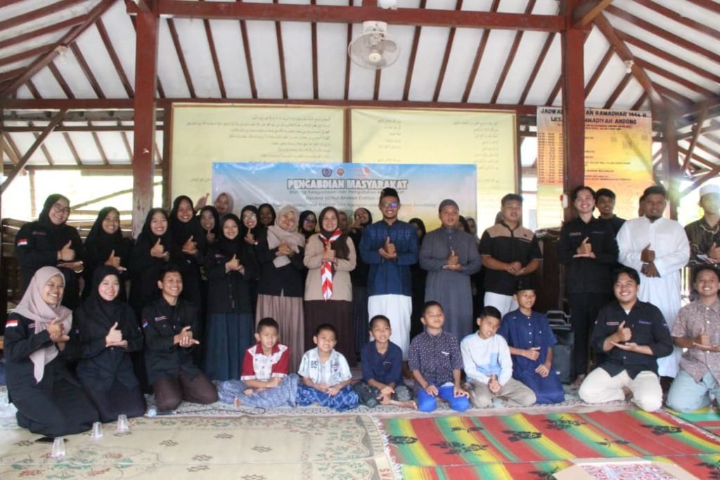Panti Asuhan Muhammadiyah Kacangan Dapat Dorongan Semangat Sarjana dari Racana UMS