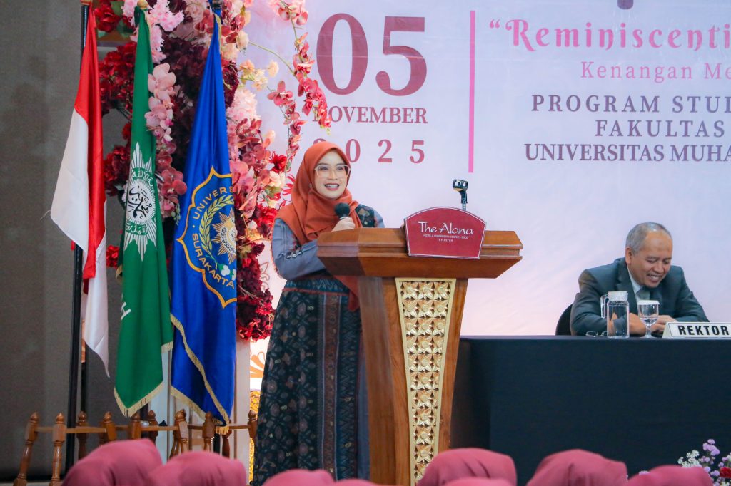 Fakultas Kedokteran Universitas Muhammadiyah Surakarta (FK UMS) kembali melahirkan 55 dokter baru dalam agenda Pelantikan dan Pengambilan Sumpah Dokter Periode LVI yang digelar di The Alana Hotel Solo, Rabu (5/11)/2025.