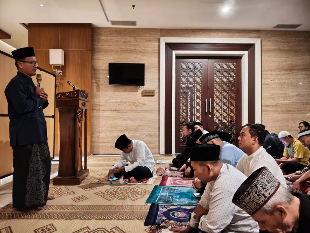 Ustaz Pujiono Sampaikan Pesan Subuh: Awas, Umur Habis di Ujung Jempol