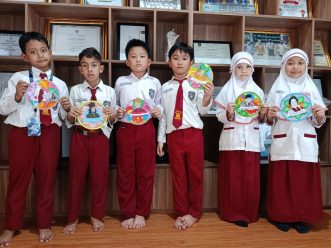 Kreatif! Murid Kelas II SD Muhammadiyah PK Solo Peringati Hari Pahlawan dengan Karya Seni 3D