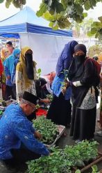 Resepsi Milad ke-113 Muhammadiyah, PonpesMu Manafi’ul ‘Ulum Tebar 1000 Bibit Cabai dan Terong