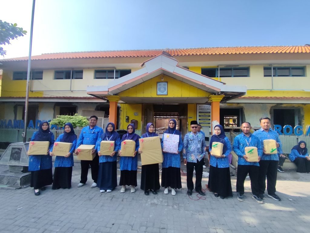 Hadiah BaktiMU Guru Semarakkan Peringatan Hari Guru di SD Muhammadiyah PK Banyudono