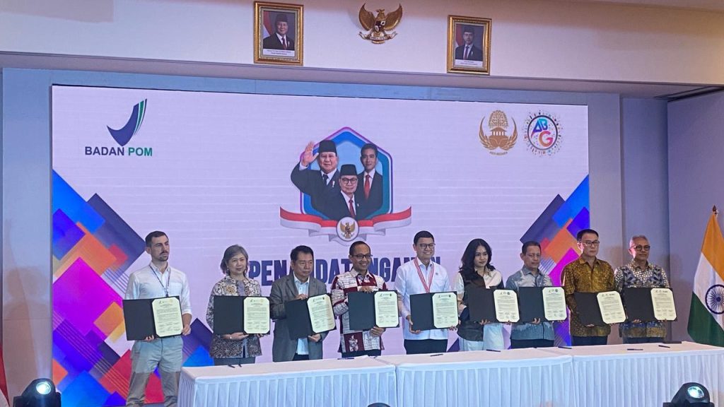 Rektor Universitas Muhammadiyah Surakarta (UMS), Prof. Harun Joko Prayitno, menandatangani Memorandum of Agreement (MoA) dengan tiga industri dari Korea Selatan yang bergerak di bidang riset dan inovasi obat serta makanan.