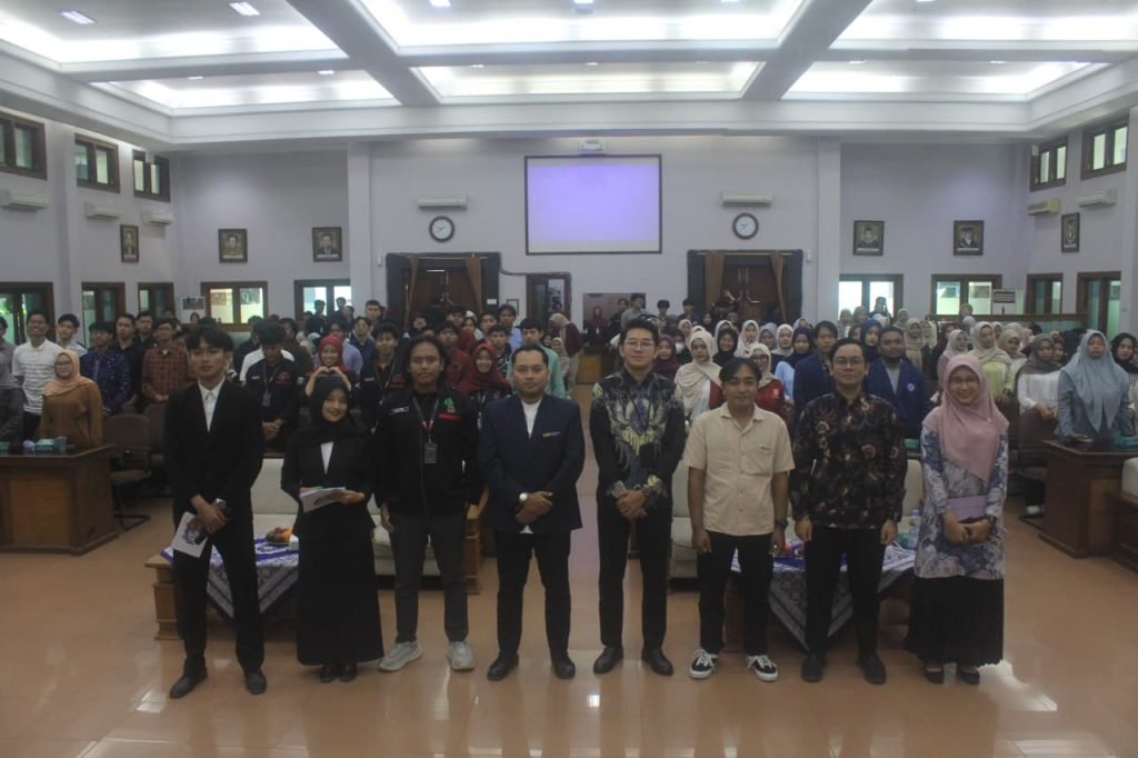 Kelompok Studi Pasar Modal (KSPM) Universitas Muhammadiyah Surakarta (UMS) menyelenggarakan Investalk 2025 pada Selasa, (25/11/2025) di Auditorium Moh. Djazman Kampus 1 UMS.