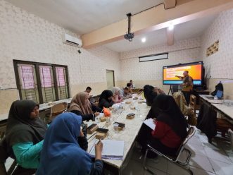 SD Muhammadiyah 20 Solo Gelar Workshop Menulis Majalah