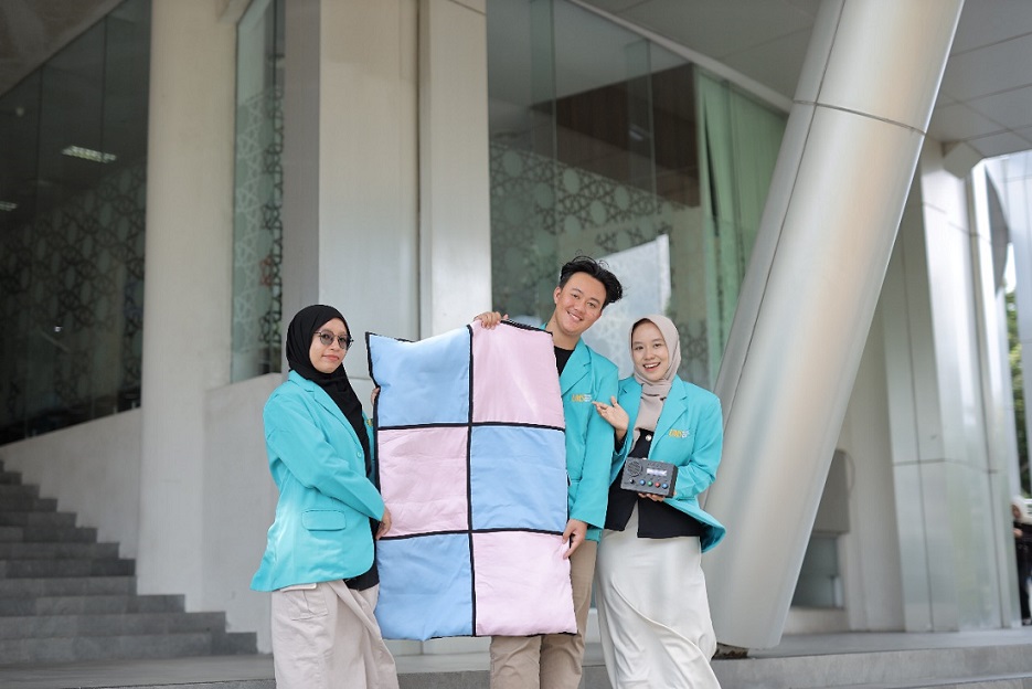 Mahasiswa UMS Kembangkan Karpet Terapi Multi-Tema untuk Anak Disabilitas