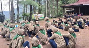 Perkuat Pengaderan, HW SMP Muhammadiyah 6 Plus Solo Gelar Kemah di Tawangmangu