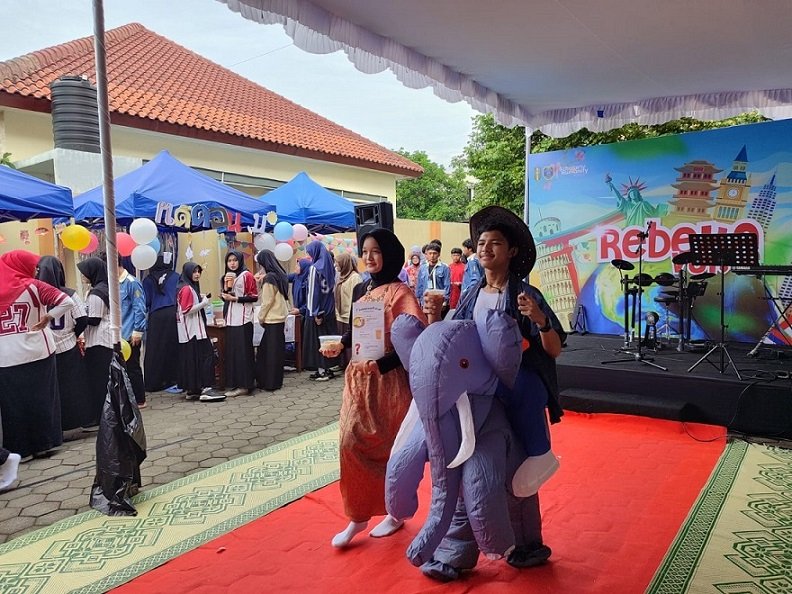 Mengenalkan Budaya Internasional Lewat Makanan dan Kostum Khas