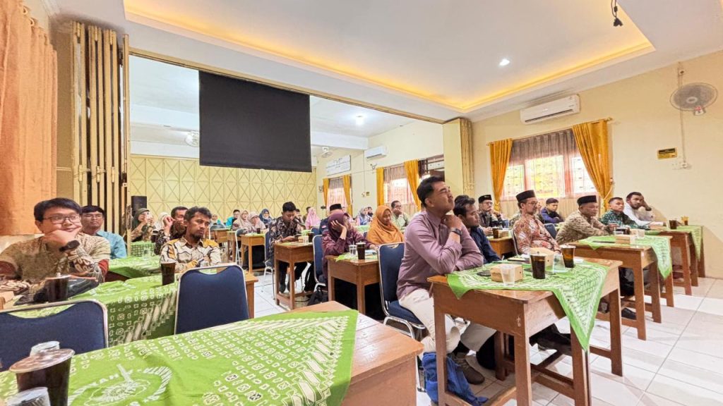 Majelis Dikdasmen Kota Solo bekerja sama dengan Fakultas Agama Islam (FAI) Universitas Muhammadiyah Surakarta (UMS) menyelenggarakan pelatihan dan pendampingan deep learning bagi guru ISMUBA (Al-Islam, Kemuhammadiyahan, dan Bahasa Arab) Sekolah Muhammadiyah Surakarta. Kegiatan ini dilaksanakan di SMK Muhammadiyah 4 Solo.