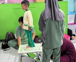 Belajar dari Lapangan, Mahasiswa Fisioterapi UMS Aktif Bantu Penelitian Dosen