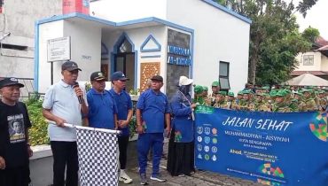 Muhammadiyah-‘Aisyiyah Kota Bengawan Gelar Jalan Sehat Milad ke-113 Muhammadiyah