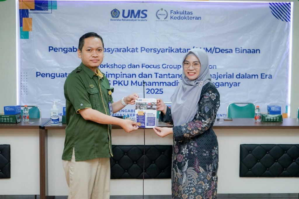 Tim Program Pengabdian Masyarakat Persyarikatan/AUM/Desa Binaan (P2AD) dari Program Studi Magister Administrasi Rumah Sakit (MARS) Fakultas Kedokteran Universitas Muhammadiyah Surakarta (UMS) menyelenggarakan kegiatan penguatan kapasitas manajerial dan kepemimpinan di RS PKU Muhammadiyah Karanganyar.
