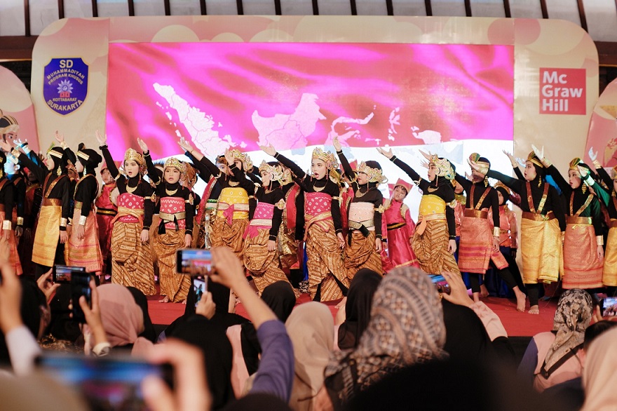 Meriah! SD Muhammadiyah PK Solo Gelar Pentas Seni dan Bazar