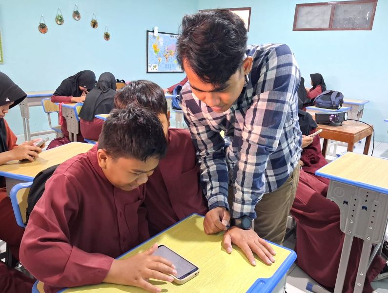 Tingkatkan Kreativitas Siswa, SMP Muhammadiyah 6 Solo Gelar Workshop Desain Grafis Bersama Muda Canva