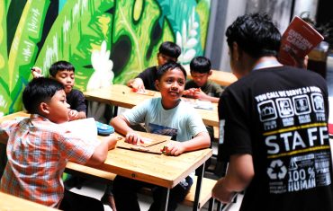 Murid Kelas IV dan V SD Muhammadiyah PK Kottabarat Sukses Ikuti “English Camp 2026”