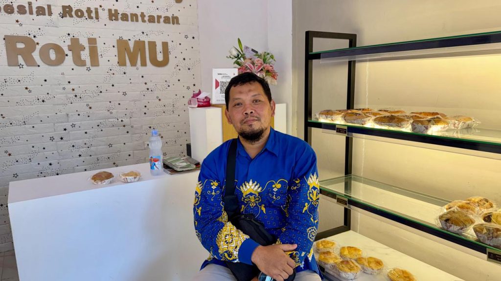 Manfaatkan PLTS, UMS Dorong Efisiensi Energi Usaha Roti Muhammadiyah