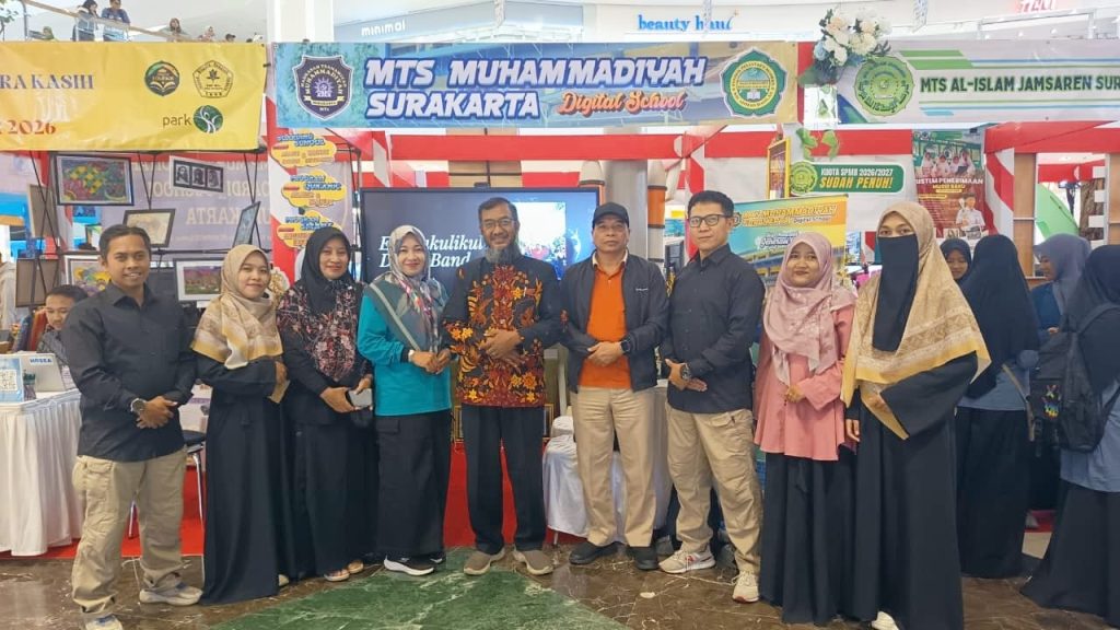 MTs Muhammadiyah Solo ikut berpartisipasi dalam acara Specta Edufair 2026 yang diselenggarakan Ikatan Kepala Sekolah Swasta (IKSS) Kota Solo. Kegiatan yang dilaksanakan Jumat-Minggu, (23-25/1/2026) di Atrium The Park Mall Solo Baru diikuti sekolah-sekolah swasta di Solo.
