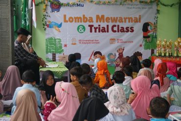 Tim Pengabdian UMS Gelar Parenting di KB/TK Ummahaat Aisyiyah Cemani