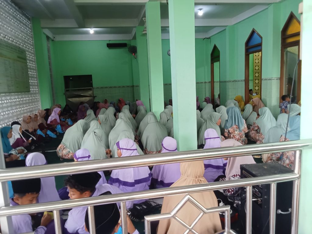 Ratusan Jemaah Hadiri Pengajian Bulanan PRA Ngasem