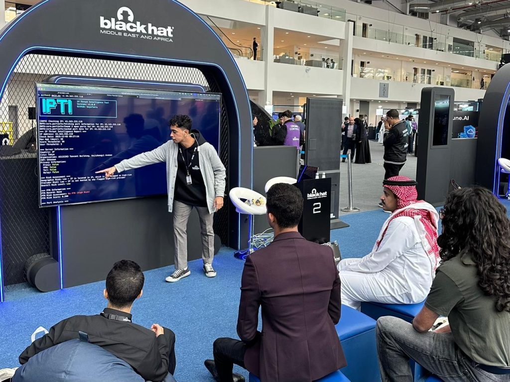 Mahasiswa UMS Tembus Konferensi Cyber Security Dunia di Black Hat MEA Arab Saudi