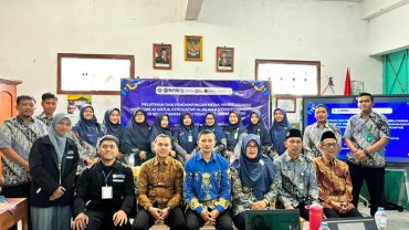 Guru SD Muhammadiyah Tegalgede Dilatih Kembangkan Media Pembelajaran Berbasis AI