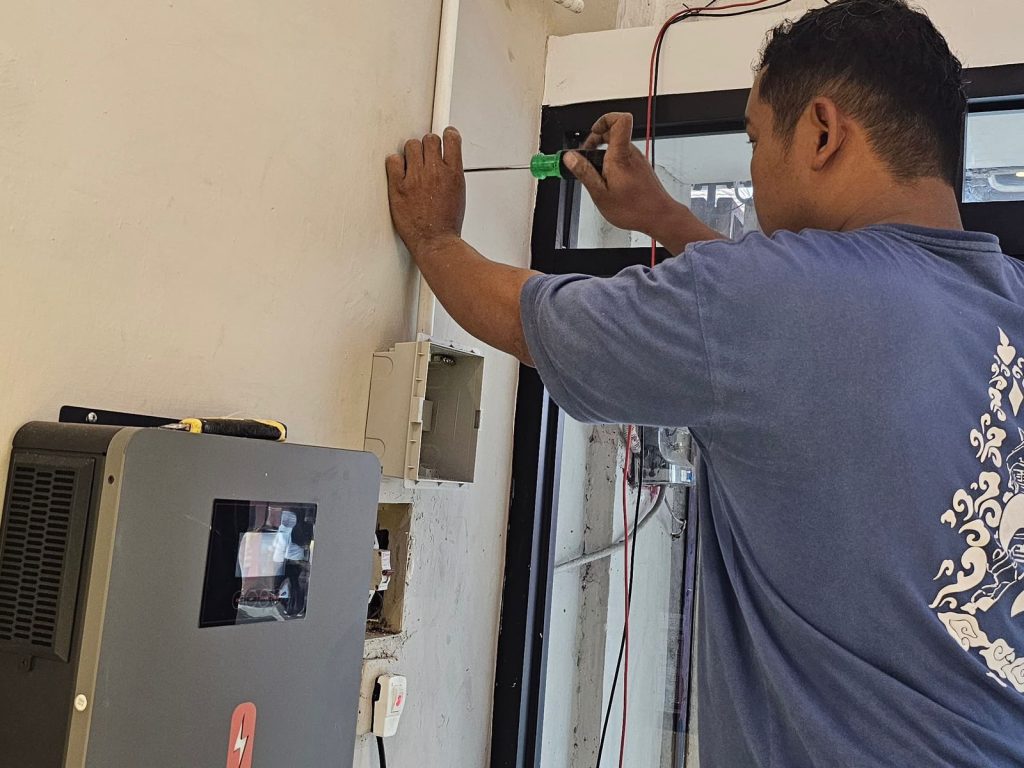 Universitas Muhammadiyah Surakarta (UMS) terus mendorong pemanfaatan energi terbarukan sebagai bagian dari kontribusi nyata dalam penguatan sektor ekonomi dan keberlanjutan lingkungan.