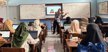 Pesan Mbah Moen pada Guru: Lelah Itu Datang Saat Niat Mulai Bergeser