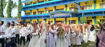 Sambut Puasa, Siswa MTs Muhammadiyah Solo Gelar Pawai Ramadan 1447 H