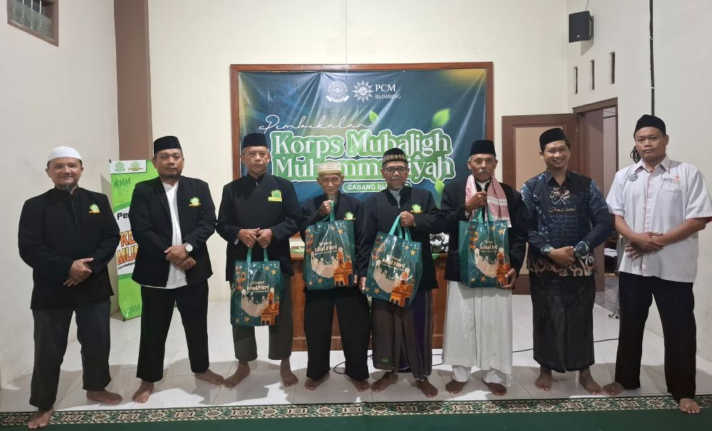 Sinergi Kebaikan, Lazismu Blimbing Apresiasi Pejuang KMM dengan Bingkisan Lebaran