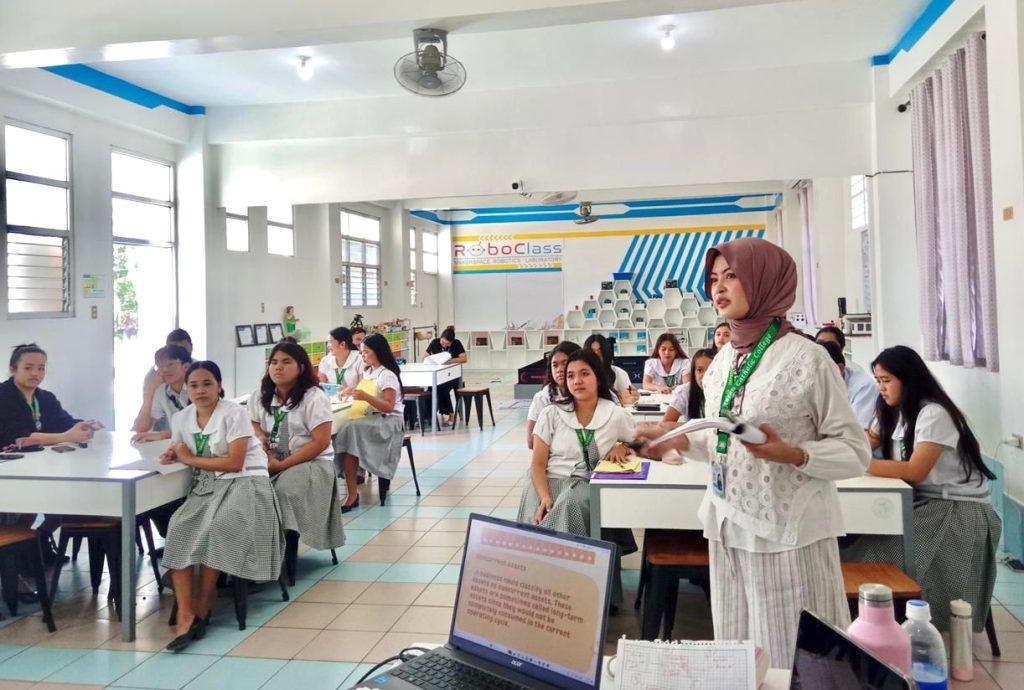 Mahasiswa UMS Unjuk Gigi Mengajar di Filipina Lewat Progam SEA-Teacher