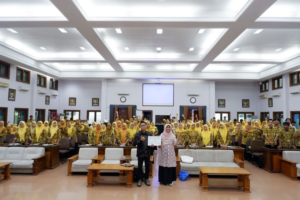 Strategi menembus publikasi bereputasi internasional menjadi fokus utama dalam Workshop Academic Writing Clinic Program Studi Pendidikan Guru Sekolah Dasar (PGSD) Fakultas Keguruan dan Ilmu Pendidikan (FKIP) Universitas Muhammadiyah Surakarta (UMS) yang menghadirkan dua narasumber berpengalaman di bidang penulisan ilmiah.