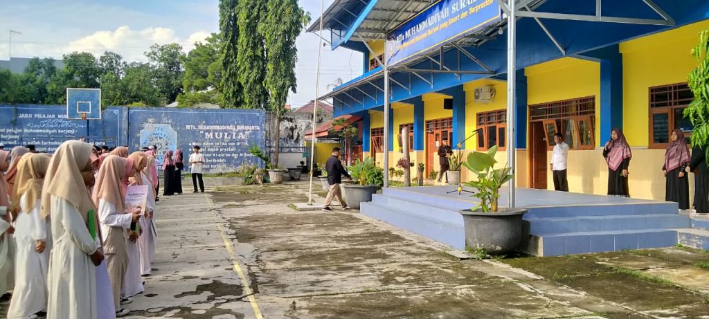 Sambut Puasa, Siswa MTs Muhammadiyah Solo Gelar Pawai Ramadan 1447 H