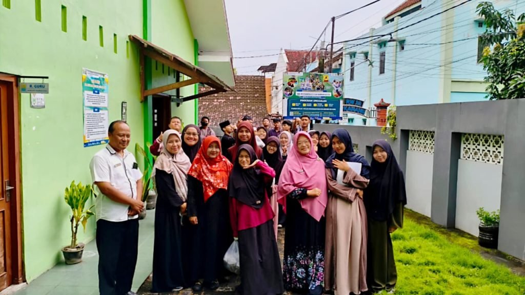 MA Muhammadiyah Solo menggelar rangkaian kegiatan Tarhib Ramadan pada Jumat, 13 Februari 2026. Kegiatan yang berlangsung penuh semangat ini menjadi wujud kesiapan seluruh warga madrasah dalam menyambut bulan penuh berkah dengan hati yang bersih dan kepedulian sosial yang tinggi.