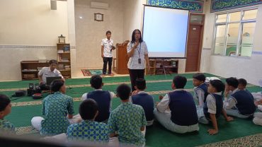 MTs Muhammadiyah Solo Bareng Dinsos Beri Edukasi Tentang Child Grooming
