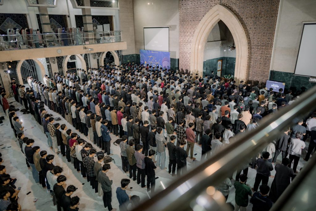 Universitas Muhammadiyah Surakarta (UMS) kembali menggelar Tabligh Akbar #2 dalam rangkaian Gema Kampus Ramadan 1447 H dengan menghadirkan narasumber Wakil Menteri Perlindungan Pekerja Migran Indonesia (PPMI) Dzulfikar Ahmad Tawalla.