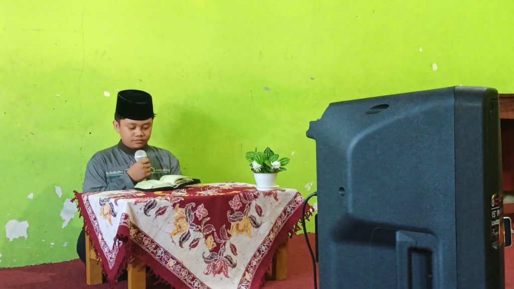 MTs Muhammadiyah Solo menggelar program khusus bertema “Voice of Ramadan” dalam menyemarakkan bulan suci Ramadan 1447 H. Kegiatan ini diharapkan menjadi wadah bagi siswa untuk mengasah keberanian sekaligus memperkuat karakter Islami melalui berbagai bentuk siar agama.