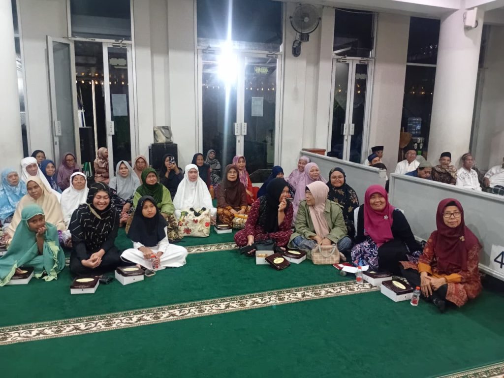 Memasuki pertengahan bulan suci Ramadan 1447 Hijriah, Masjid Baiturrahman, Cangakan, Nusukan Banjarsari, menggelar Pengajian Nuzulul Qur’an pada Sabtu (7/3/2026). Kegiatan Nuzulul Quran menghadirkan Dai Champions Standardisasi Majelis Ulama Indonesia (MUI) Pusat, Ustaz Dwi Jatmiko.