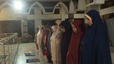Iktikaf di Masjid Kampus UMS: Tahajud Berjemaah hingga Kajian Dai Solo Raya
