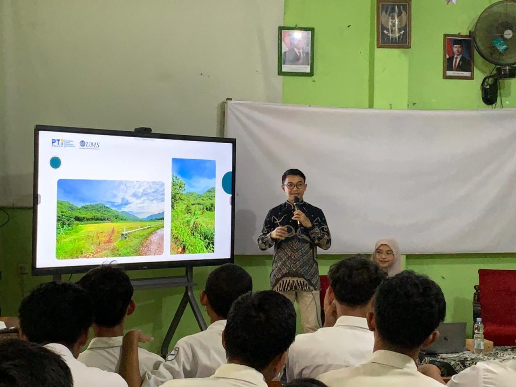 Mahasiswa KKN-Dik UMS Bangkitkan Impian Siswa SMK Muhammadiyah 3 Giriwoyo