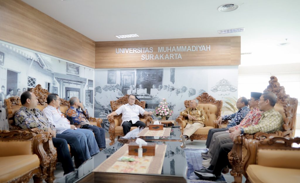 Universitas Muhammadiyah Surakarta (UMS) kembali menegaskan komitmennya sebagai kampus penelitian berbasis swasta yang progresif melalui penyelenggaraan Sosialisasi Program Riset Strategis BRIN 2026–2030.