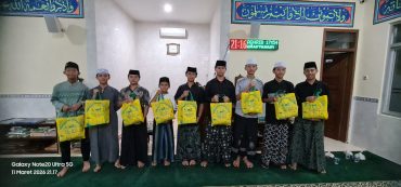 Santri MTs Muhammadiyah Solo Tebar Takjil hingga Jadi Imam Muda Masjid Sekitar