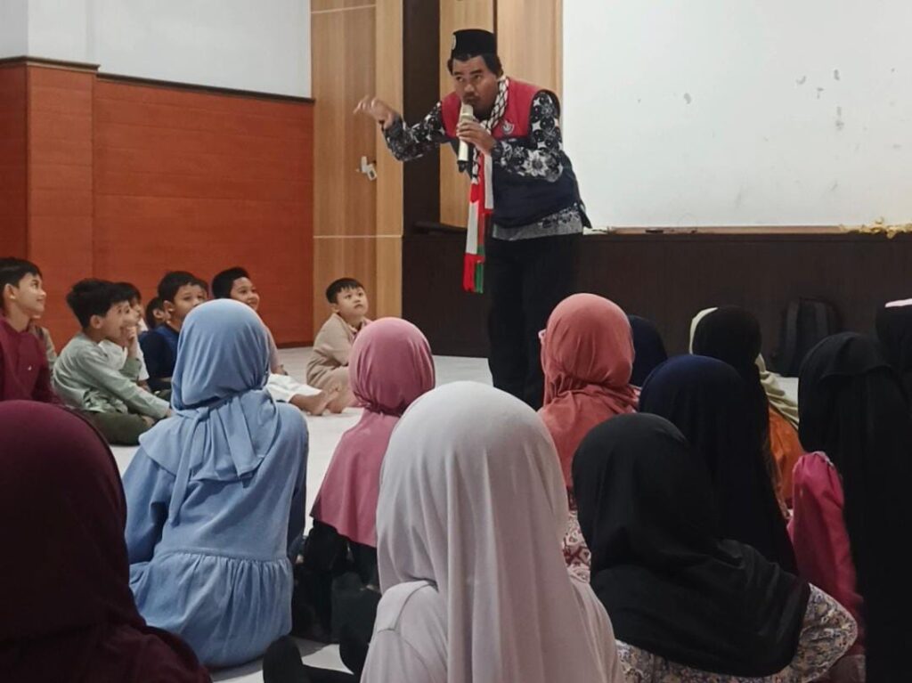 Gembleng Karakter Sejak Dini, Siswa Kelas I SD Muhammadiyah PK Solo Ikuti Pesantren Ramadan