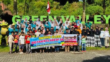 Rihlah ke Green Valley Bandungan, Wali Murid dan Guru SD Muhammadiyah PK Banyudono Perkuat Kebersamaan