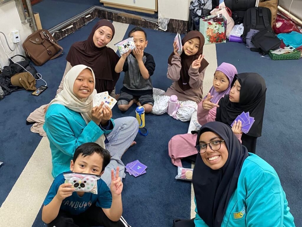 Akademisi Universitas Muhammadiyah Surakarta (UMS) menggelar program Pengabdian kepada Masyarakat Kemitraan Internasional (PKM-KI) bertema Play-Based Fun Activities bagi anak-anak Muslim di Korea Selatan